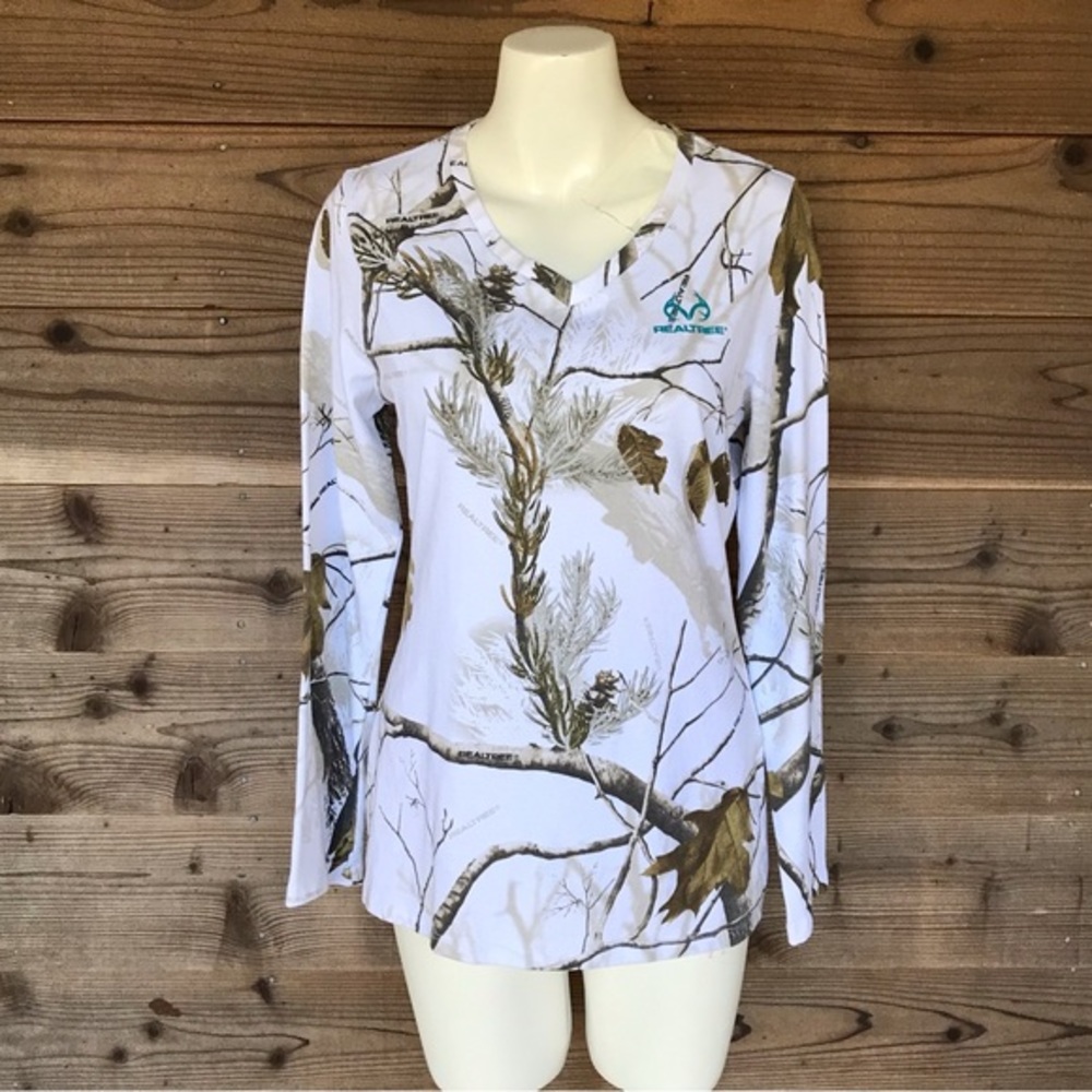 Realtree Snow AP Camo V-Neck Long Sleeve T-Shirt Size Med (8-10)